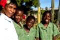 Heimkinder in Schuluniform der Primary School.Die Jesuitenmission in Makumbi, Simbabwe.Auf dem großen Areal leben in neun Wohnhäusern Waisen, Behinderte, junge Erwachsene. Zudem besuchen circa 1500 Schüler die ansässigen Schulen.Fotografien aufgenommen am 26.4.2013-28.4.2013 von Christian Ender in Makumbi, Simbabwe