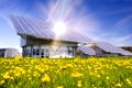 Solardach für alternative Energiegewinnung mit Sonnenstrahlen