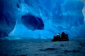 Blauer Eisberg in der Weddel-See zwischen den Süd-Sandwich-Inseln und Südgeorgien.