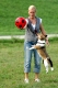 Lucy die Fußball spielende Terrierhündin